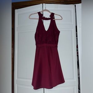 Francesca‘s size small beautiful maroon dress